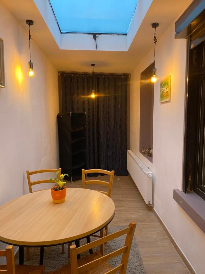Superbe Appartement シャルルロワ エクステリア 写真